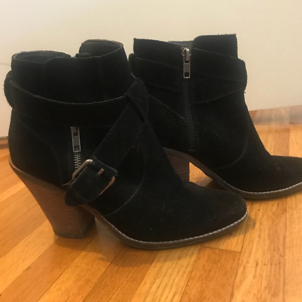 Dolce Vita ankle boots